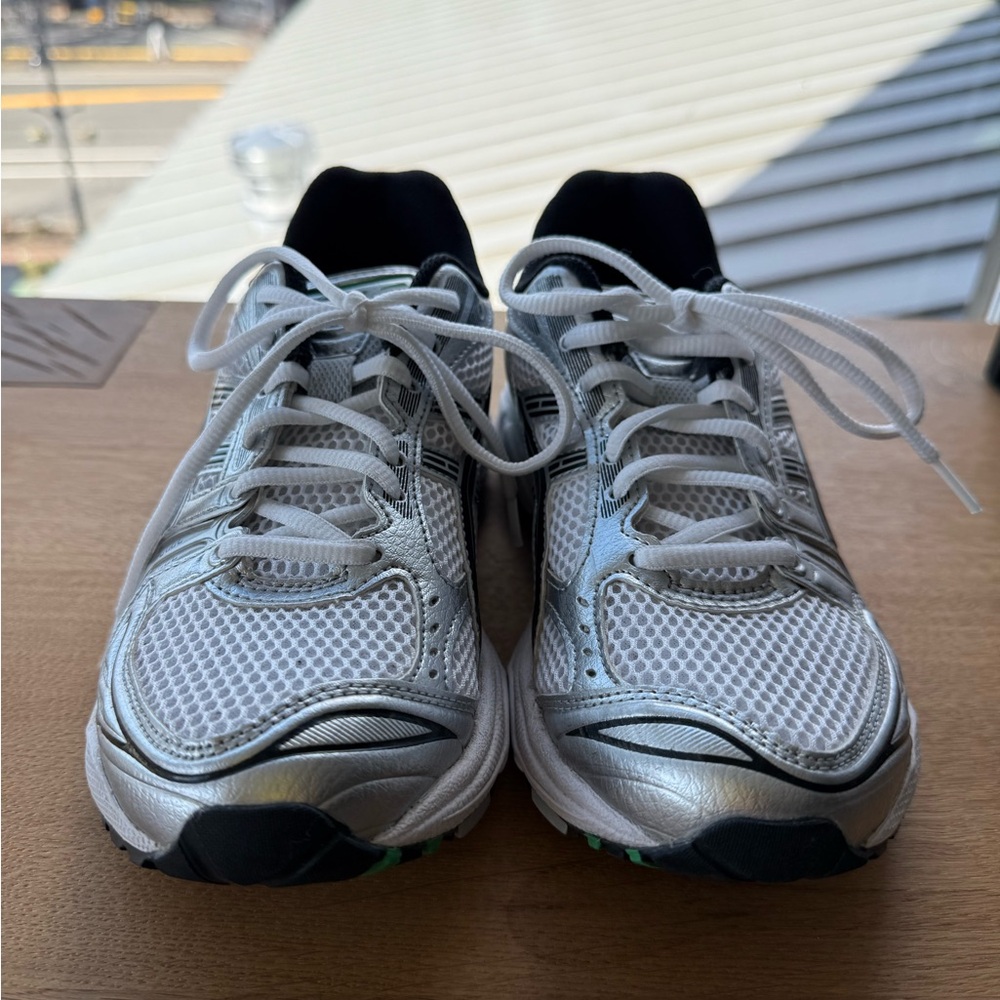 ASICS Gel Kayano 14, Malachite Green - Picture 2 of 5